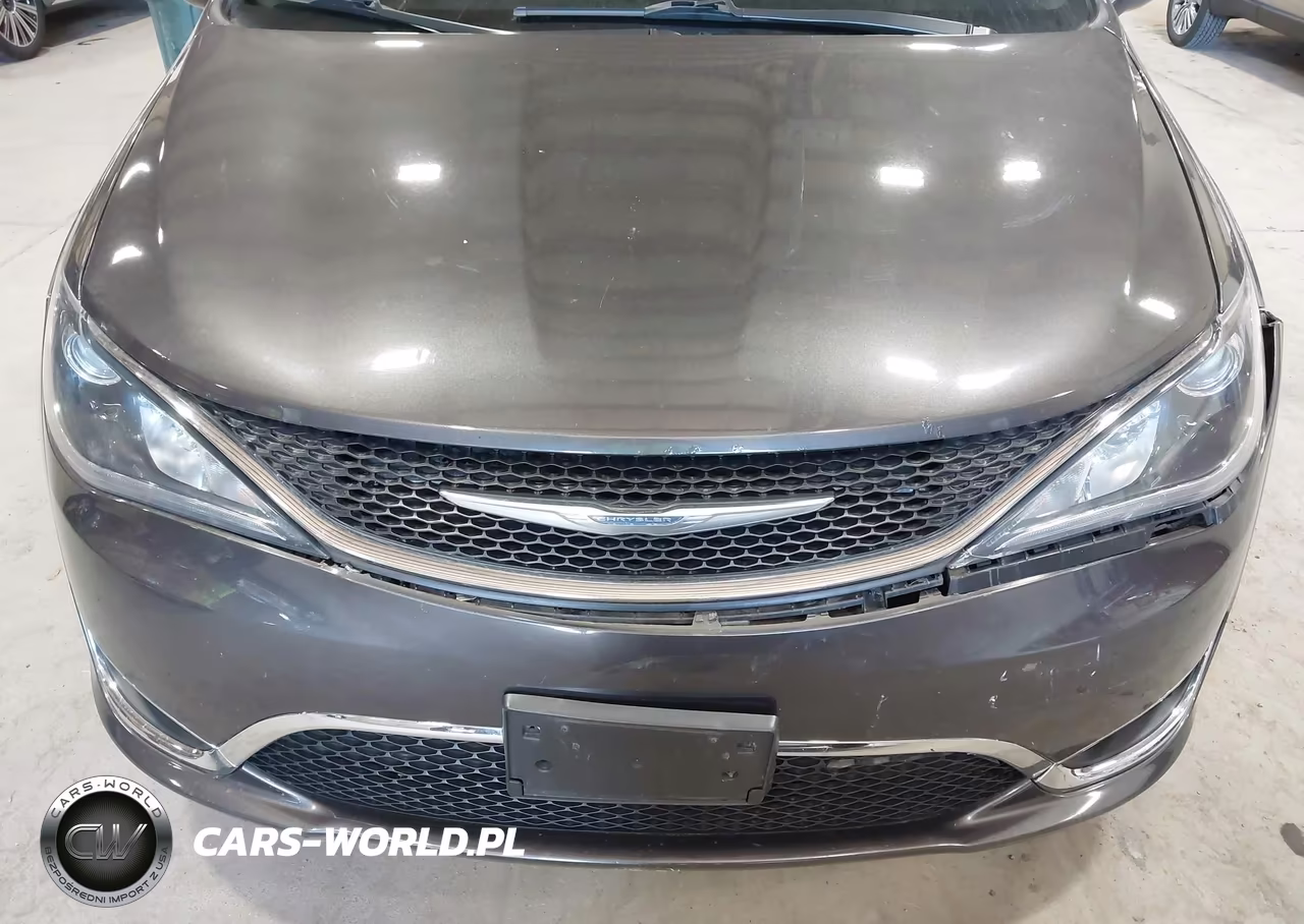 2018 Chrysler Pacifica Touring Plus VIN:2C4RC1FG1JR292306 - 19