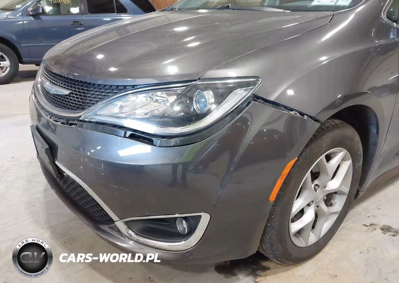 2018 Chrysler Pacifica Touring Plus VIN:2C4RC1FG1JR292306 - 20