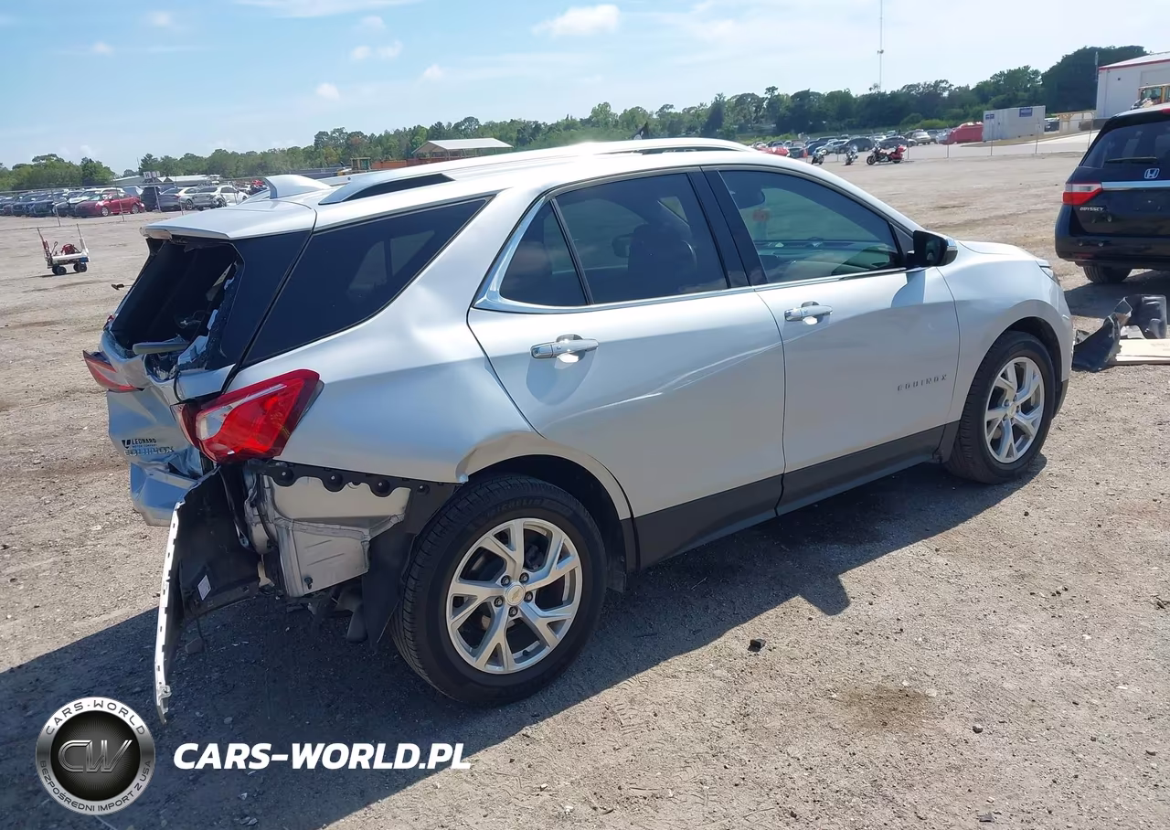 2018 Chevrolet Equinox Premier VIN:2GNAXMEV1J6349339 - 4