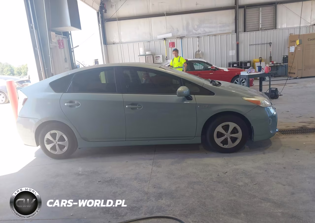 2012 Toyota Prius Two VIN:JTDKN3DU3C5506177 - 14