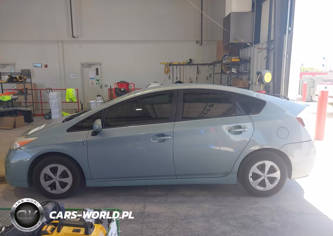 2012 Toyota Prius Two VIN:JTDKN3DU3C5506177 - 15
