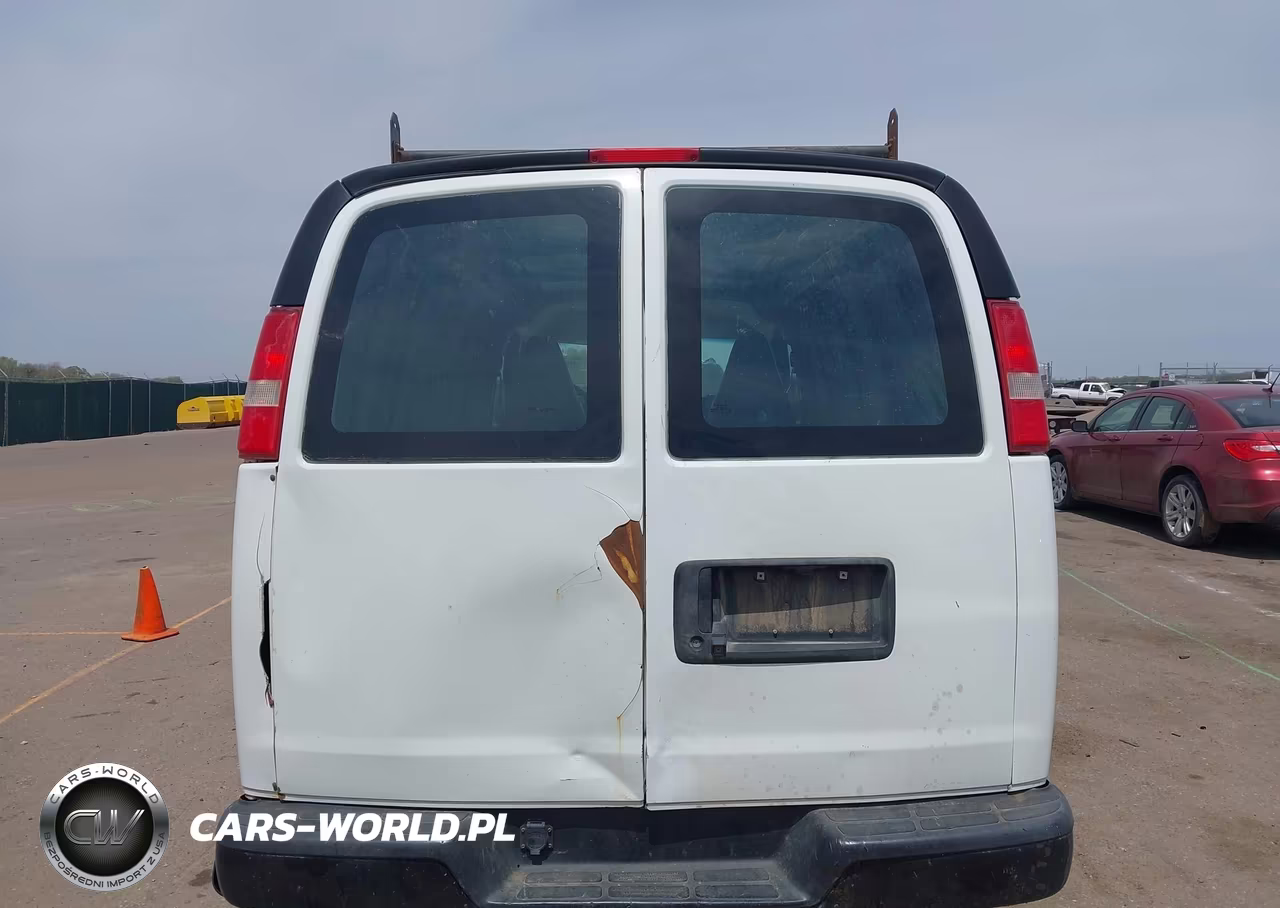 2017 Chevrolet Express 2500 Work Van VIN:1GCWGAFF3H1110764 - 16