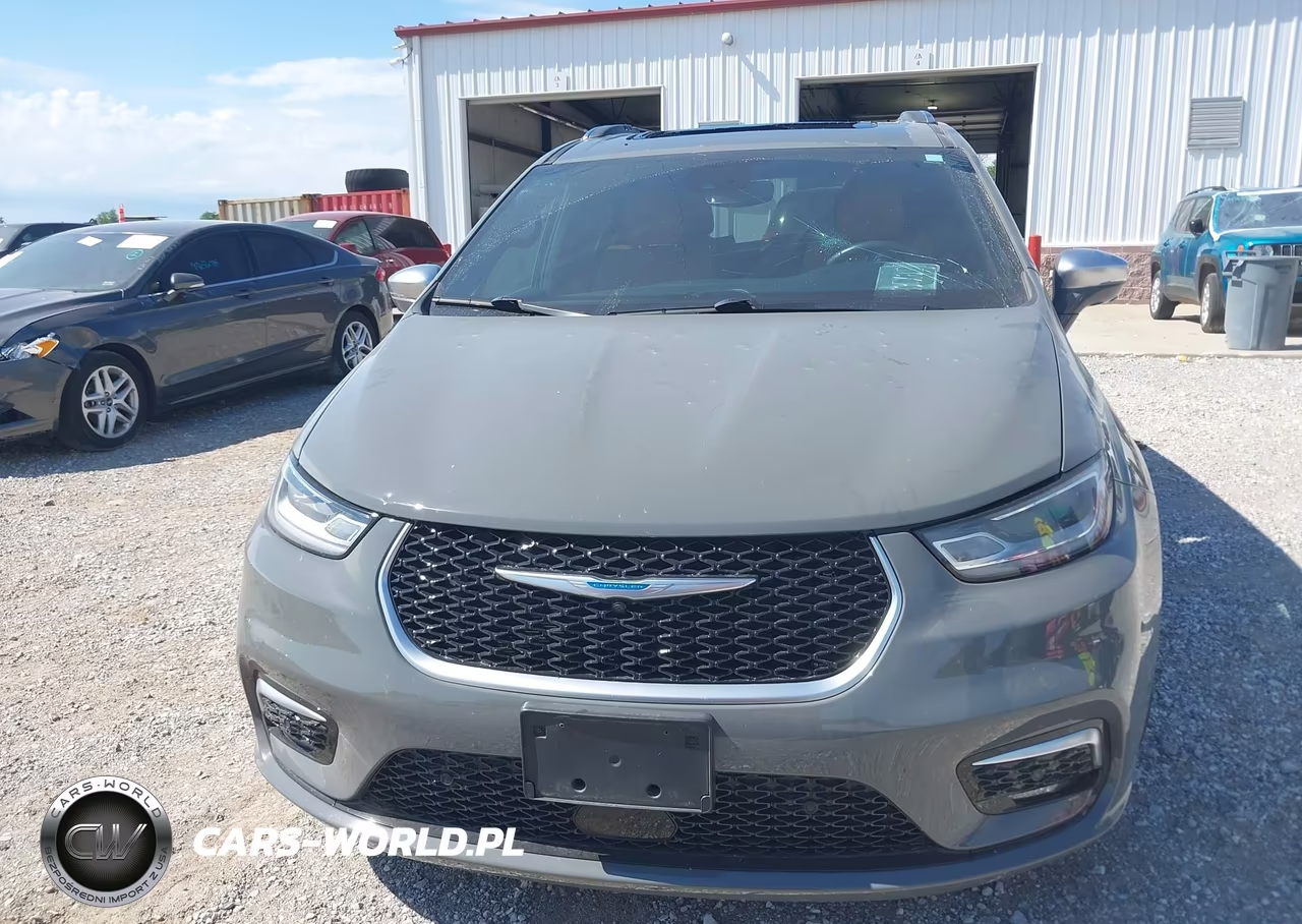 2021 Chrysler Pacifica Hybrid Pinnacle VIN:2C4RC1N7XMR529283 - 12
