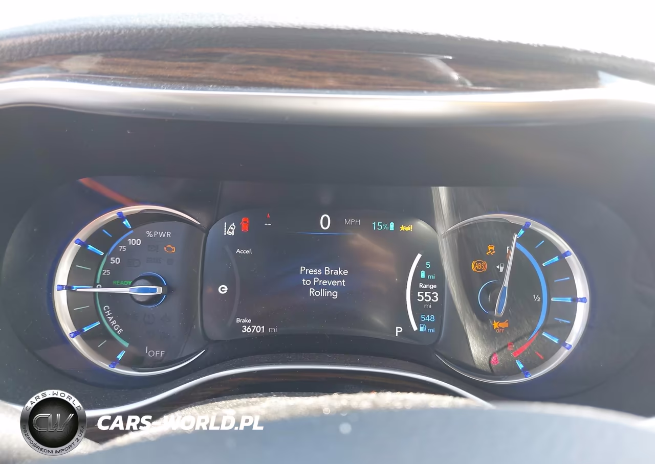 2021 Chrysler Pacifica Hybrid Pinnacle VIN:2C4RC1N7XMR529283 - 7