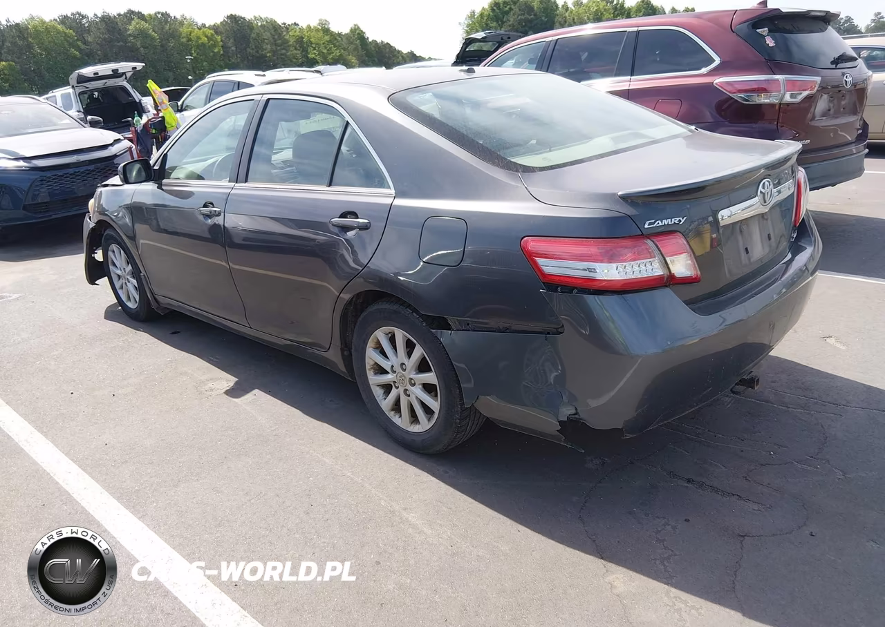 2010 Toyota Camry Xle VIN:4T1BF3EK1AU560196 - 3