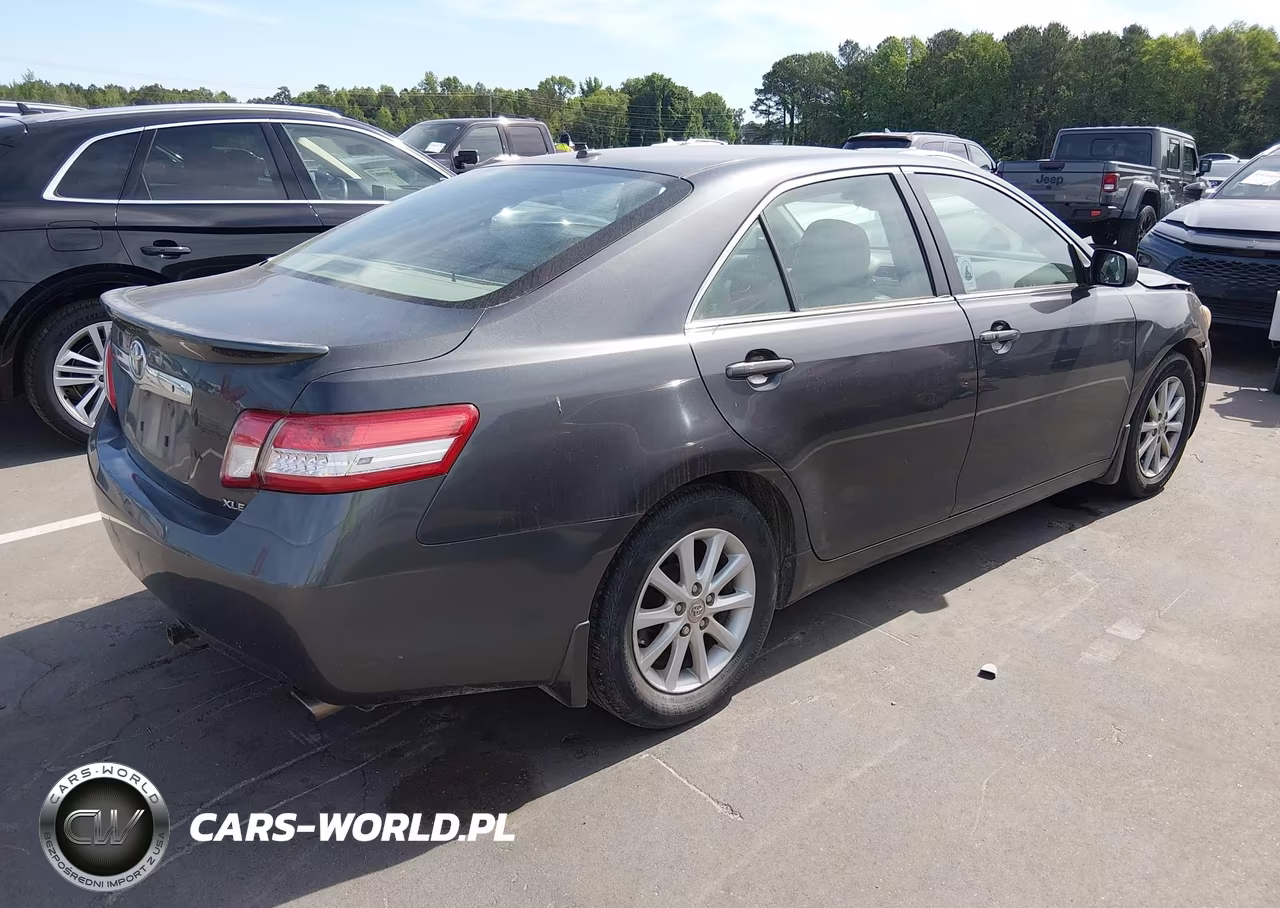 2010 Toyota Camry Xle VIN:4T1BF3EK1AU560196 - 4