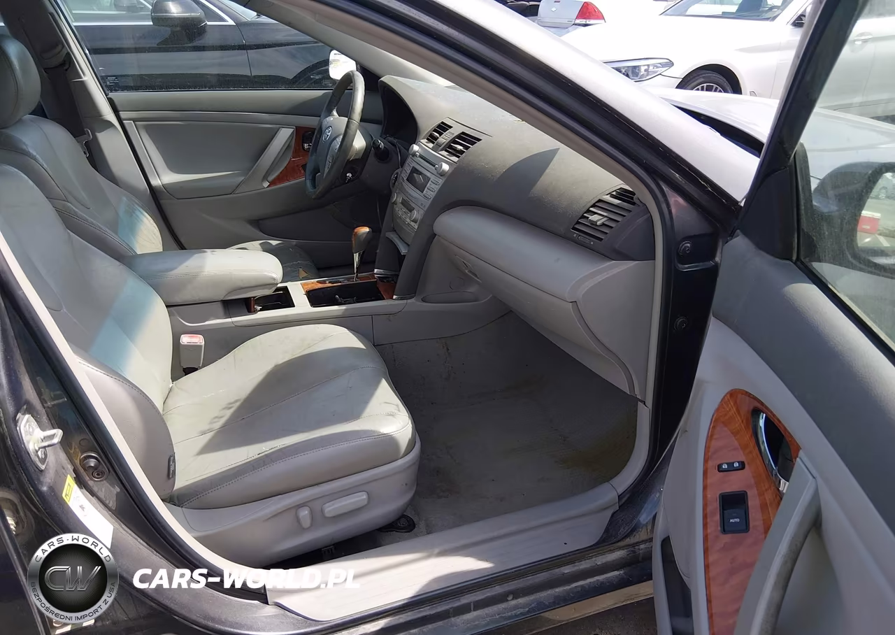 2010 Toyota Camry Xle VIN:4T1BF3EK1AU560196 - 5