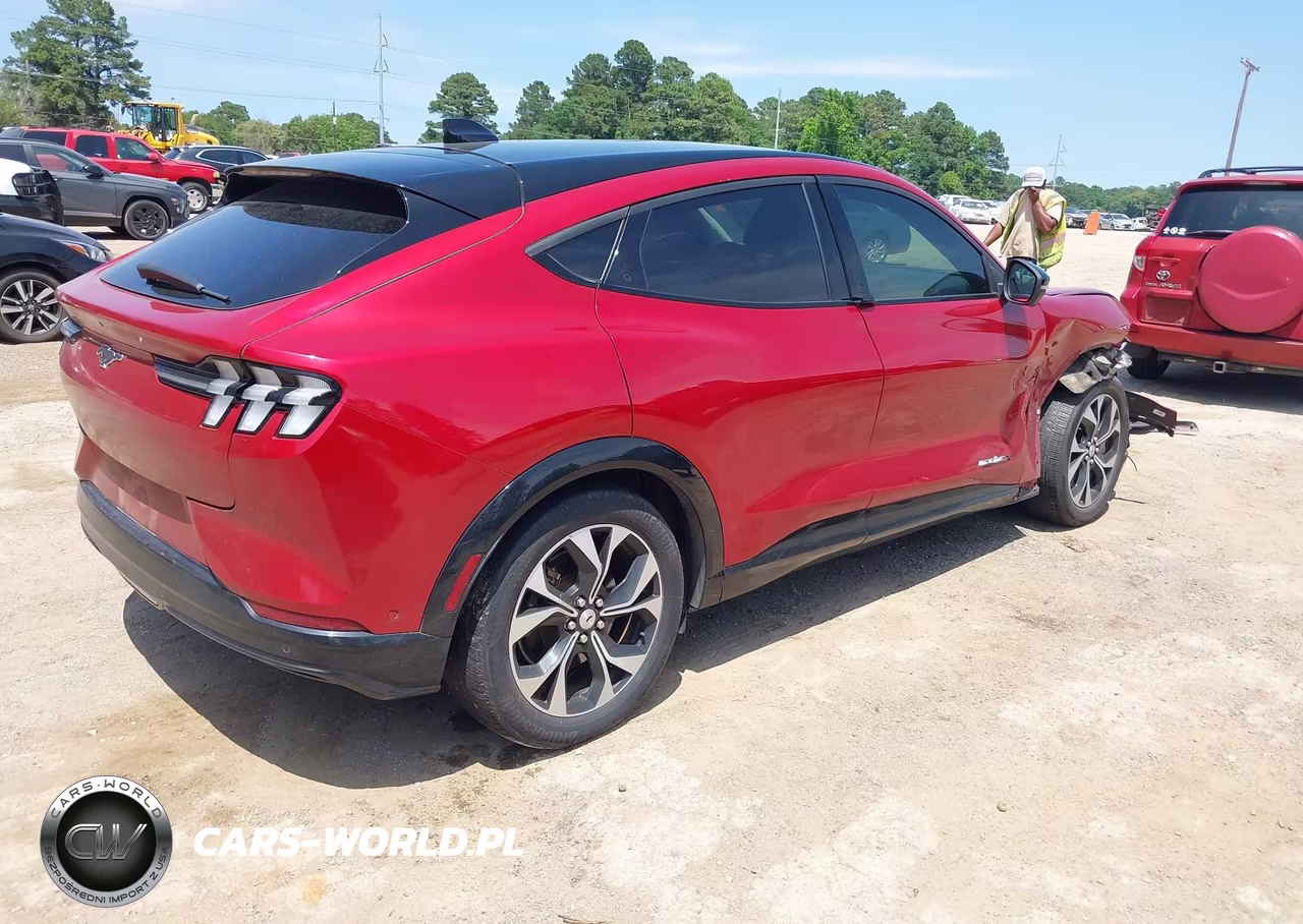 2021 Ford Mustang Mach-E Premium VIN:3FMTK3R74MMA45028 - 4