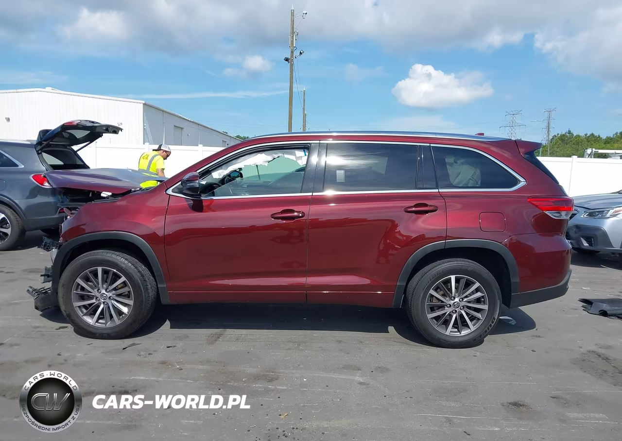 2017 Toyota Highlander Xle VIN:5TDKZRFH1HS232325 - 14