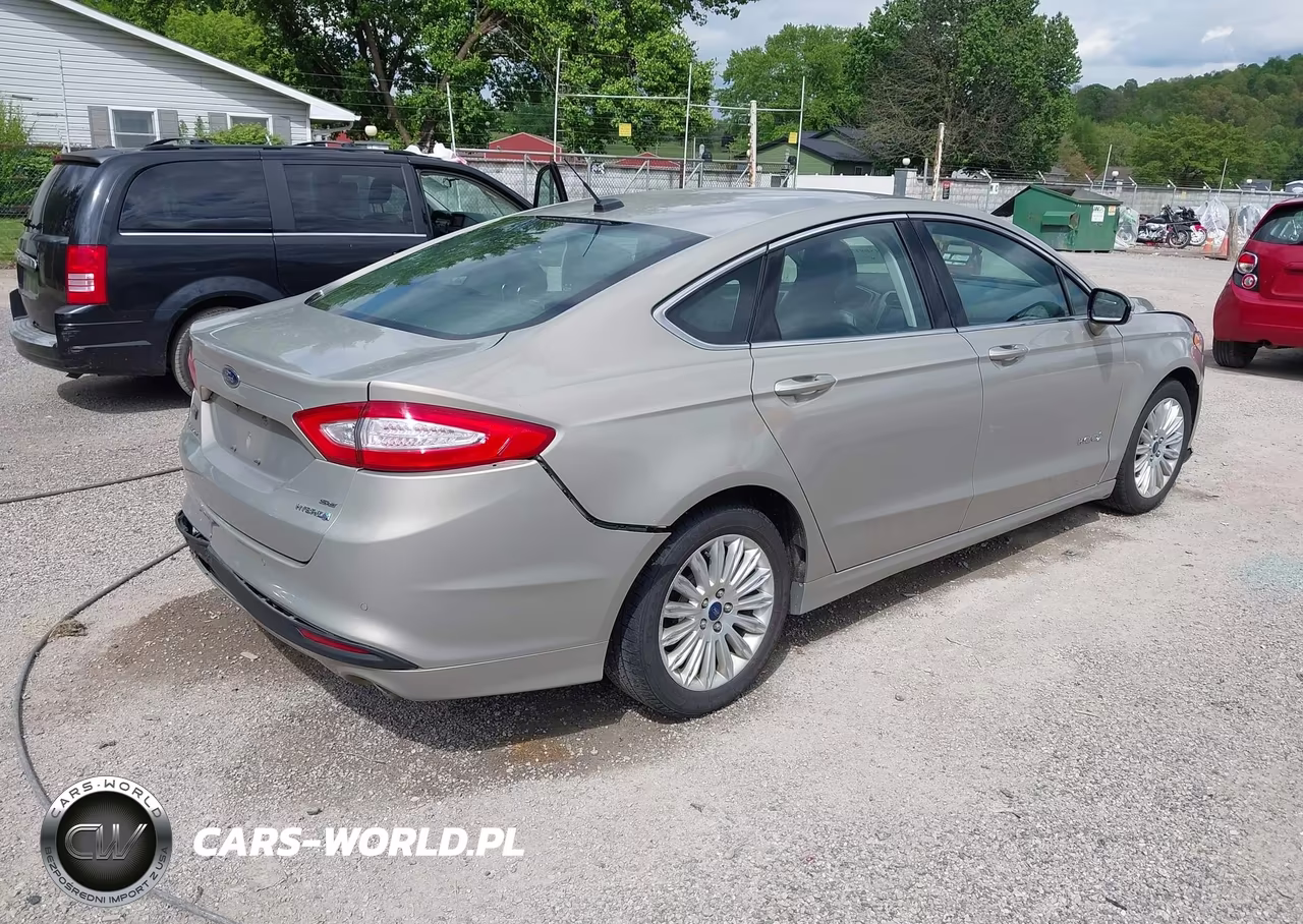 2015 Ford Fusion Hybrid Se VIN:3FA6P0LU8FR212213 - 4