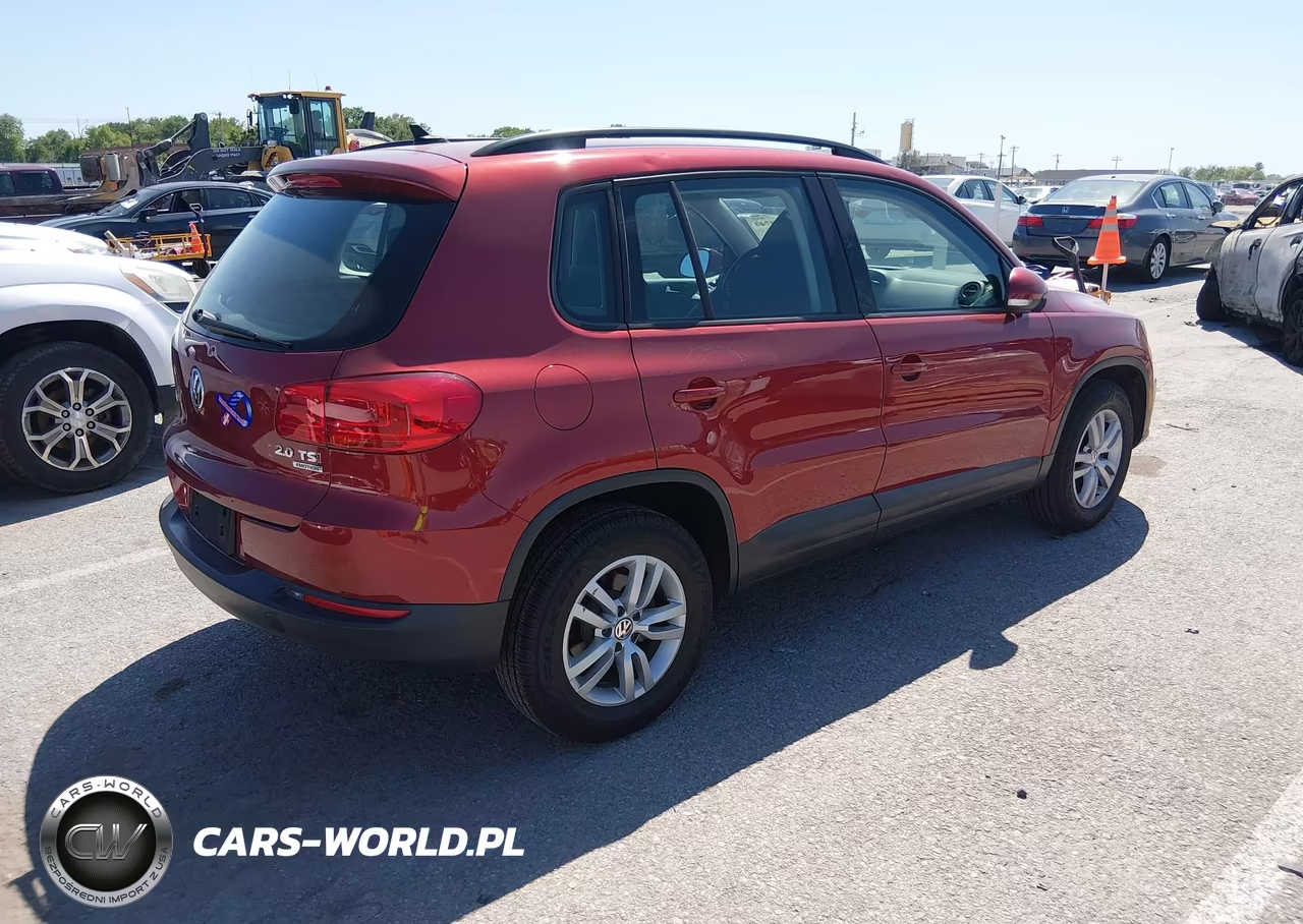 2015 Volkswagen Tiguan S VIN:WVGBV7AX5FW020275 - 4