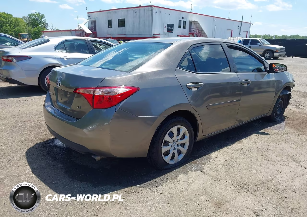 2017 Toyota Corolla Le VIN:2T1BURHE8HC846069 - 4