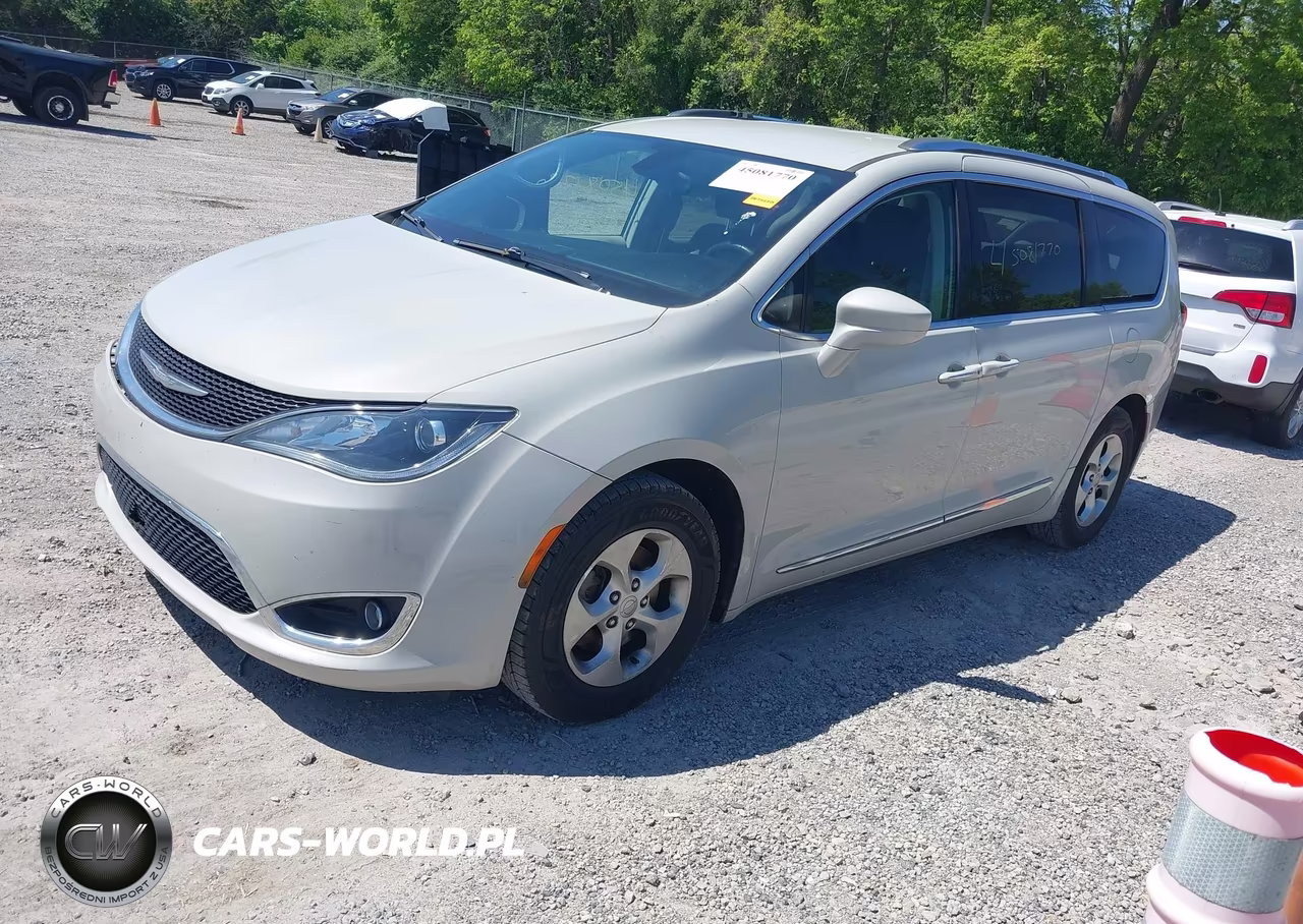 2017 Chrysler Pacifica Touring-L Plus VIN:2C4RC1EG2HR839482 - 2