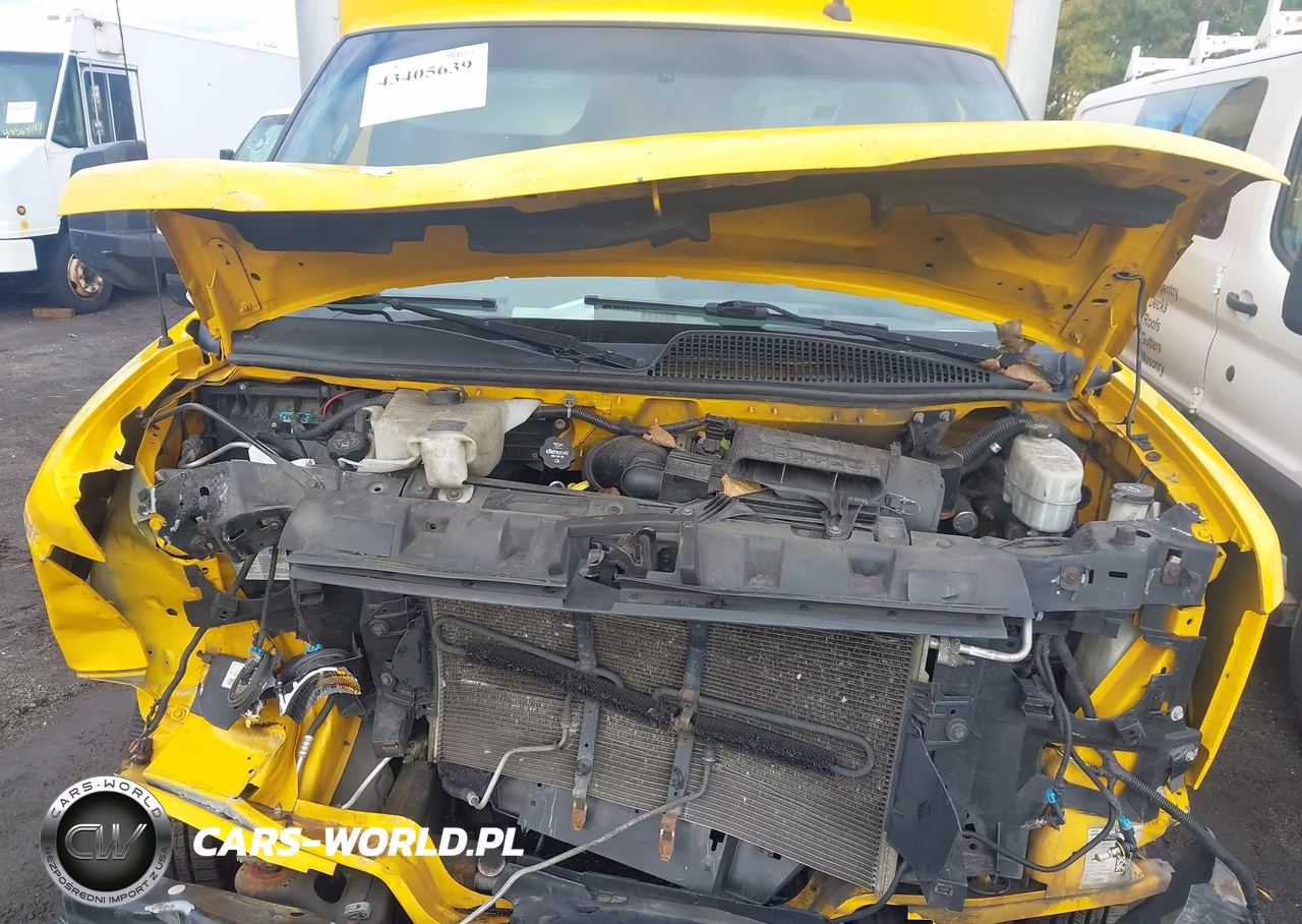 2018 GMC Savana Cutaway Work Van VIN:7GZ37TCG1JN901484 - 9
