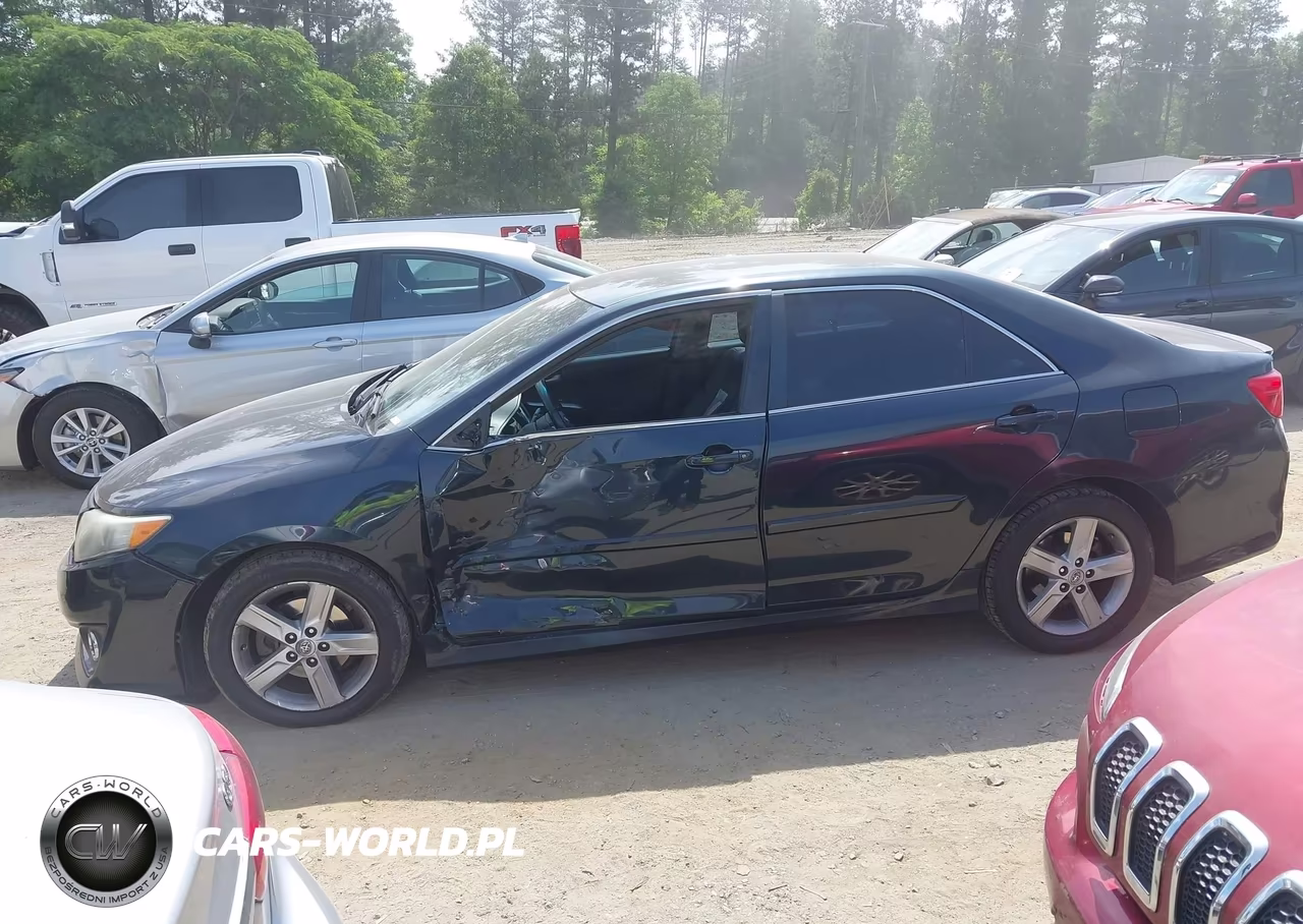 2014 Toyota Camry Se VIN:4T1BF1FK4EU821510 - 14