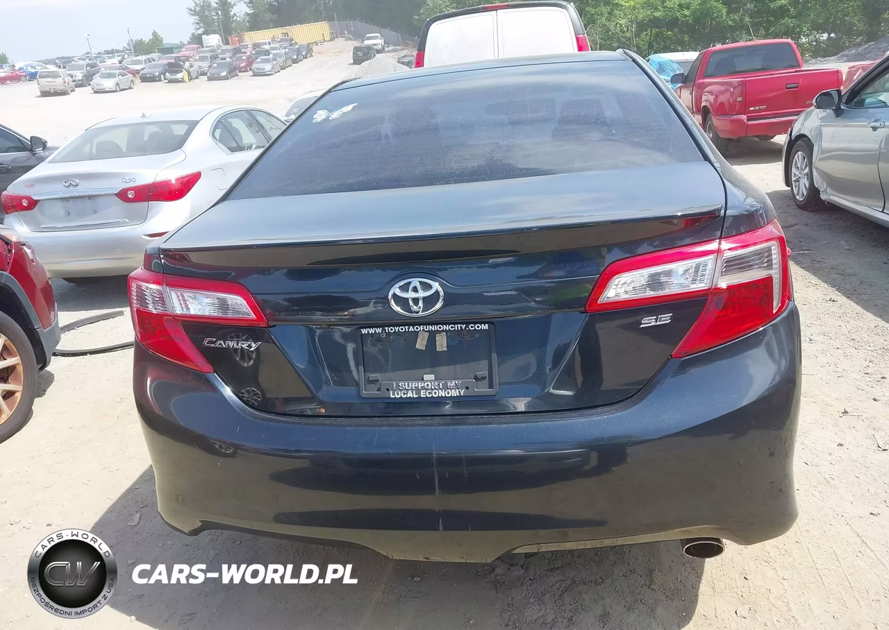 2014 Toyota Camry Se VIN:4T1BF1FK4EU821510 - 16