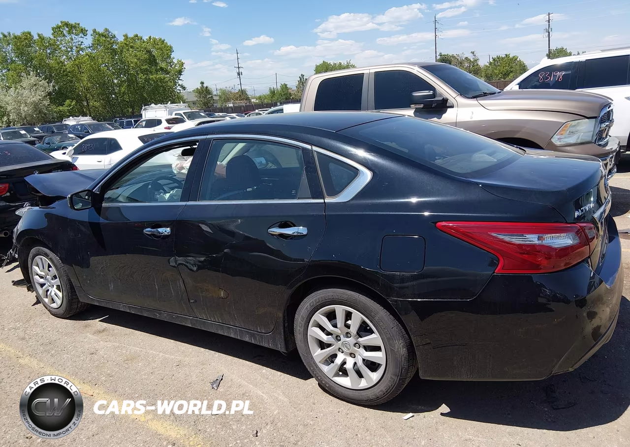 2018 Nissan Altima 2.5 S VIN:1N4AL3AP7JC121459 - 15