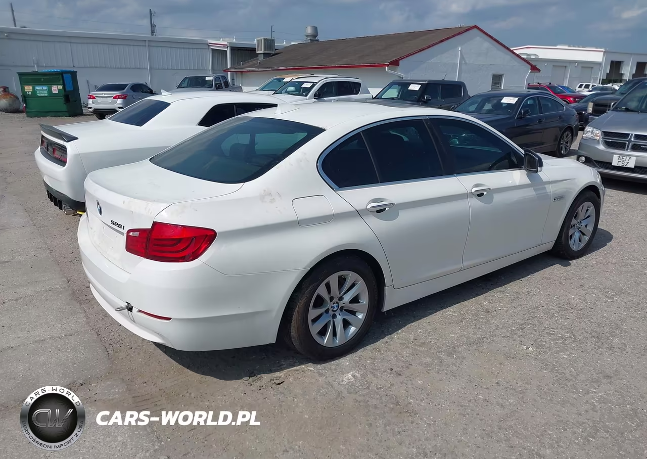 2011 BMW 528I VIN:WBAFR1C55BC738758 - 4
