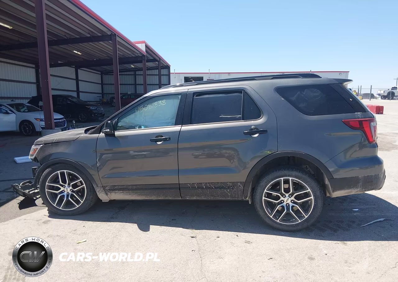 2016 Ford Explorer Sport VIN:1FM5K8GT4GGB62158 - 15