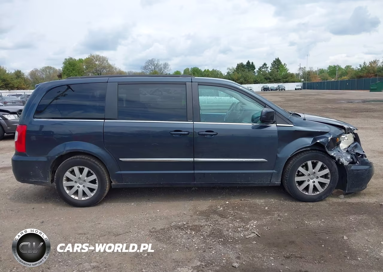 2013 Chrysler Town & Country Touring VIN:2C4RC1BG7DR745189 - 13