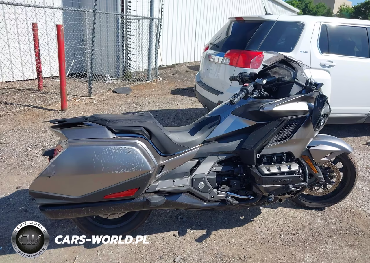 2018 Honda Gl1800 B VIN:JH2SC7911JK000235 - 12