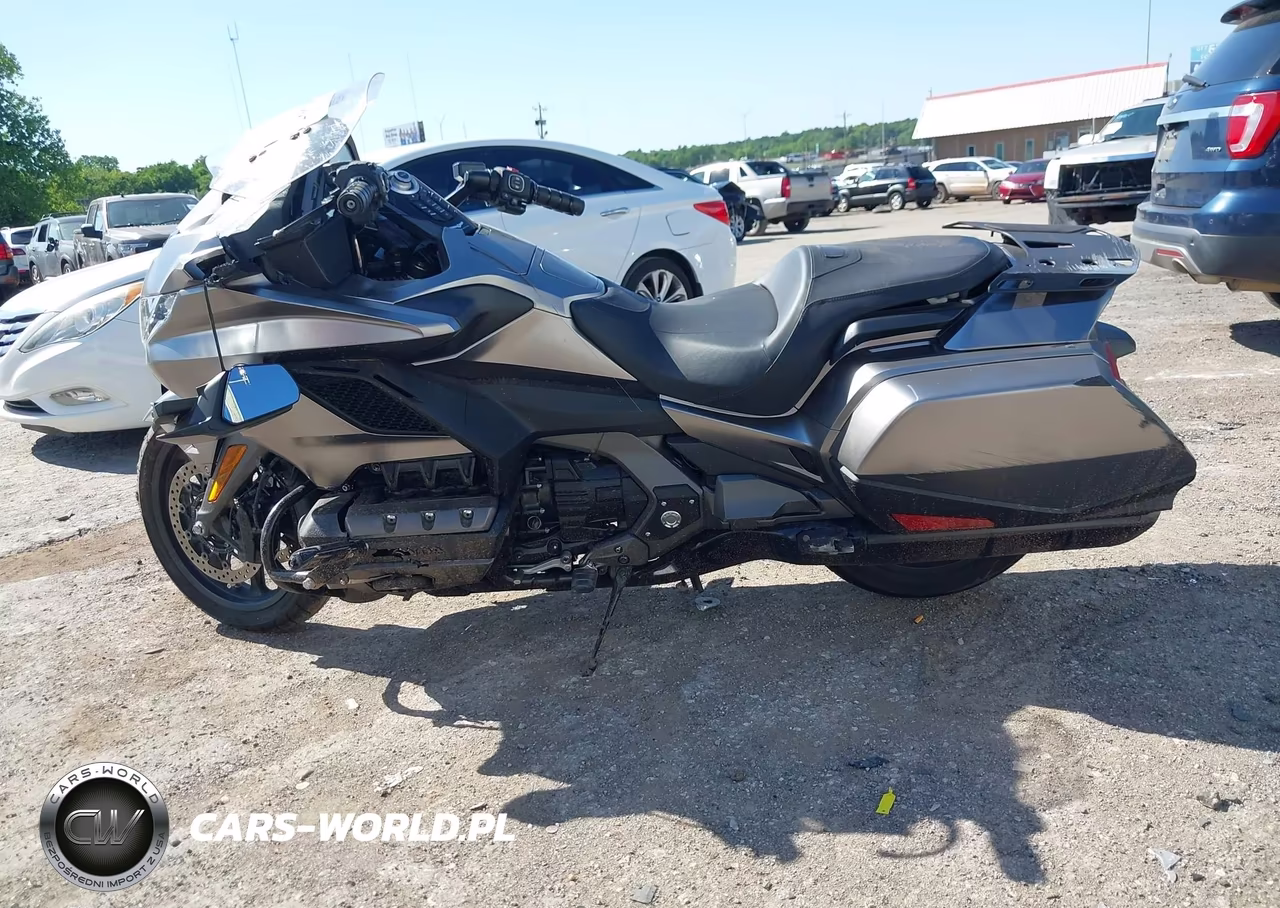 2018 Honda Gl1800 B VIN:JH2SC7911JK000235 - 13