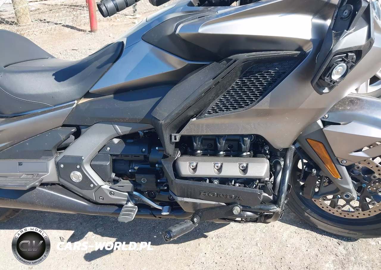 2018 Honda Gl1800 B VIN:JH2SC7911JK000235 - 8