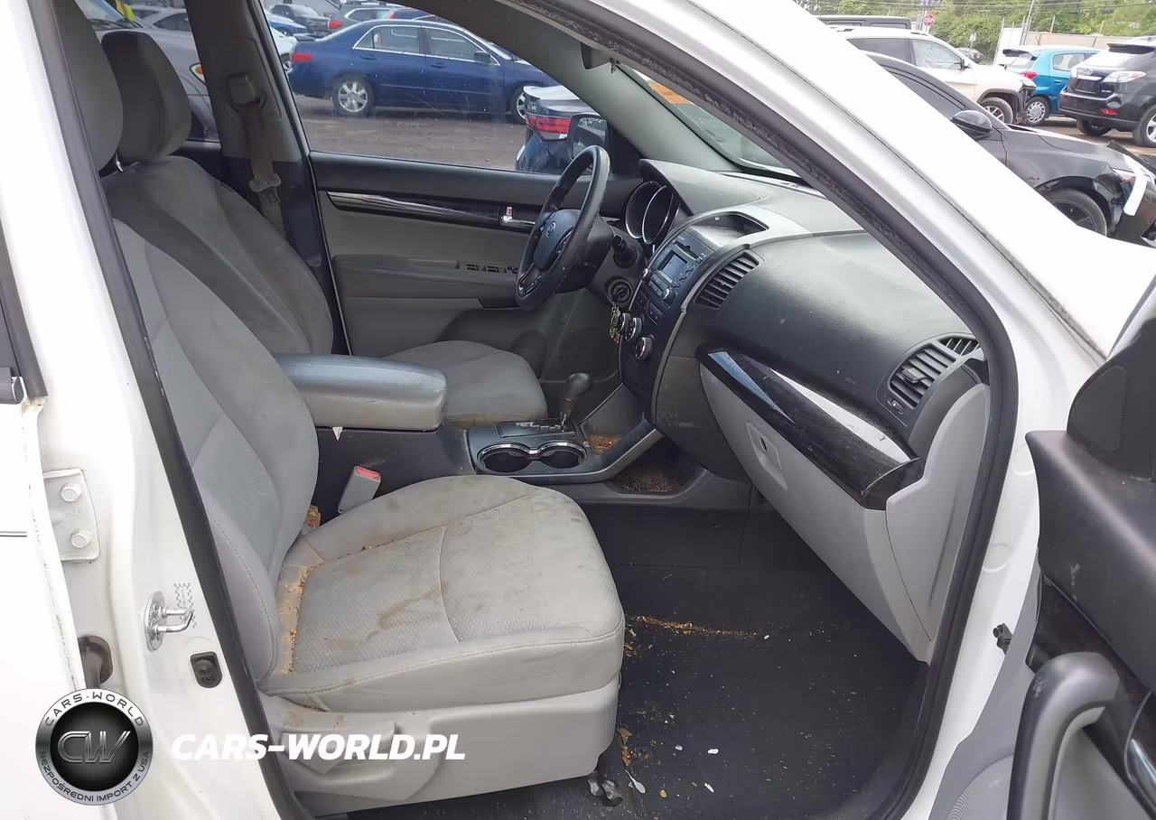 2011 Kia Sorento Lx VIN:5XYKT3A13BG036268 - 5