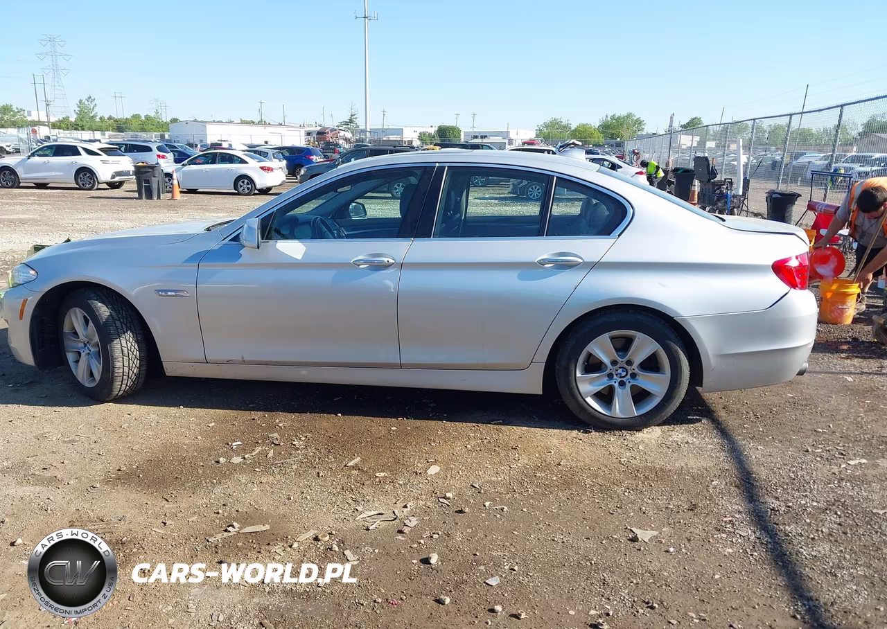 2011 BMW 528I VIN:WBAFR1C54BDS36849 - 14