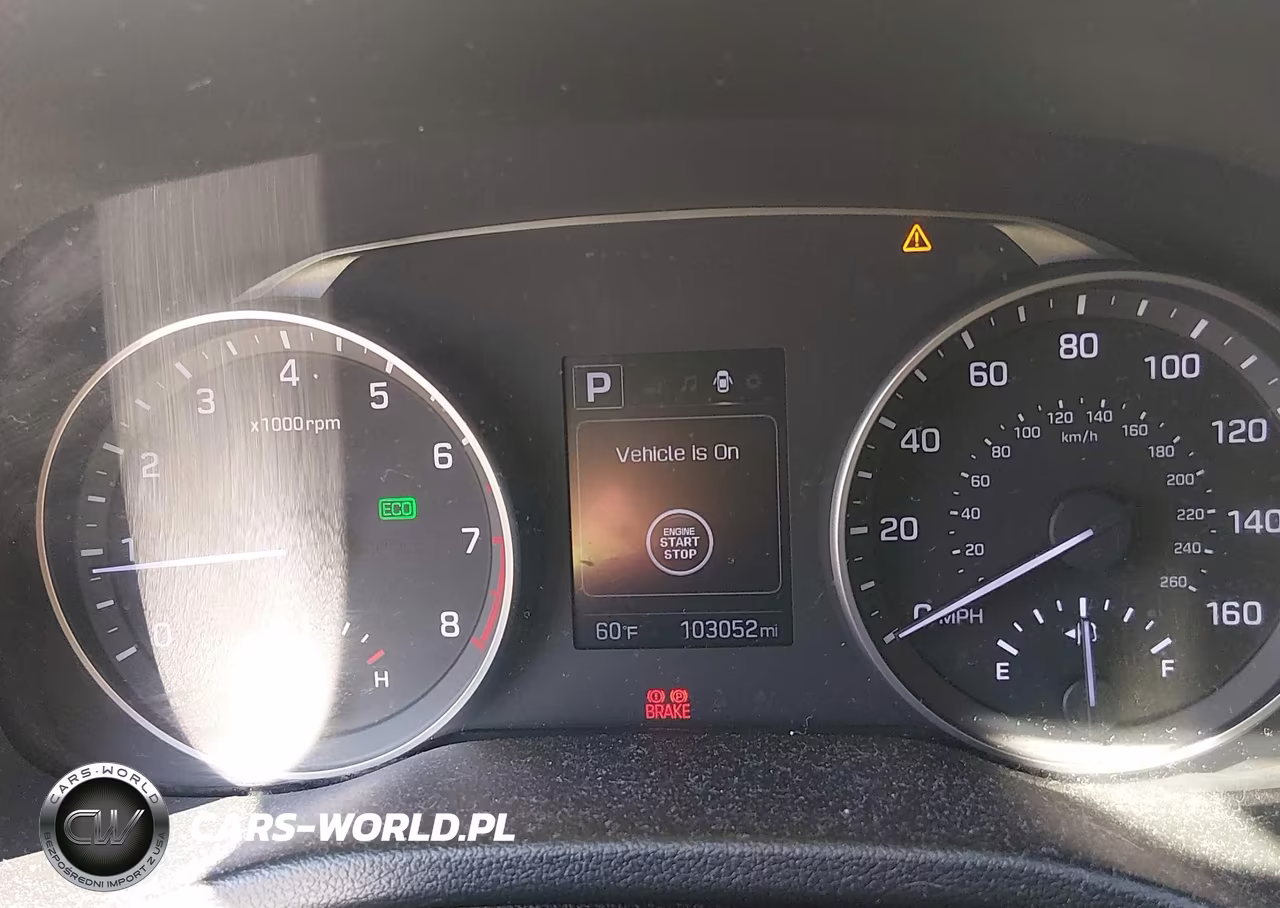 2018 Hyundai Elantra Value Edition VIN:5NPD84LF9JH376086 - 16