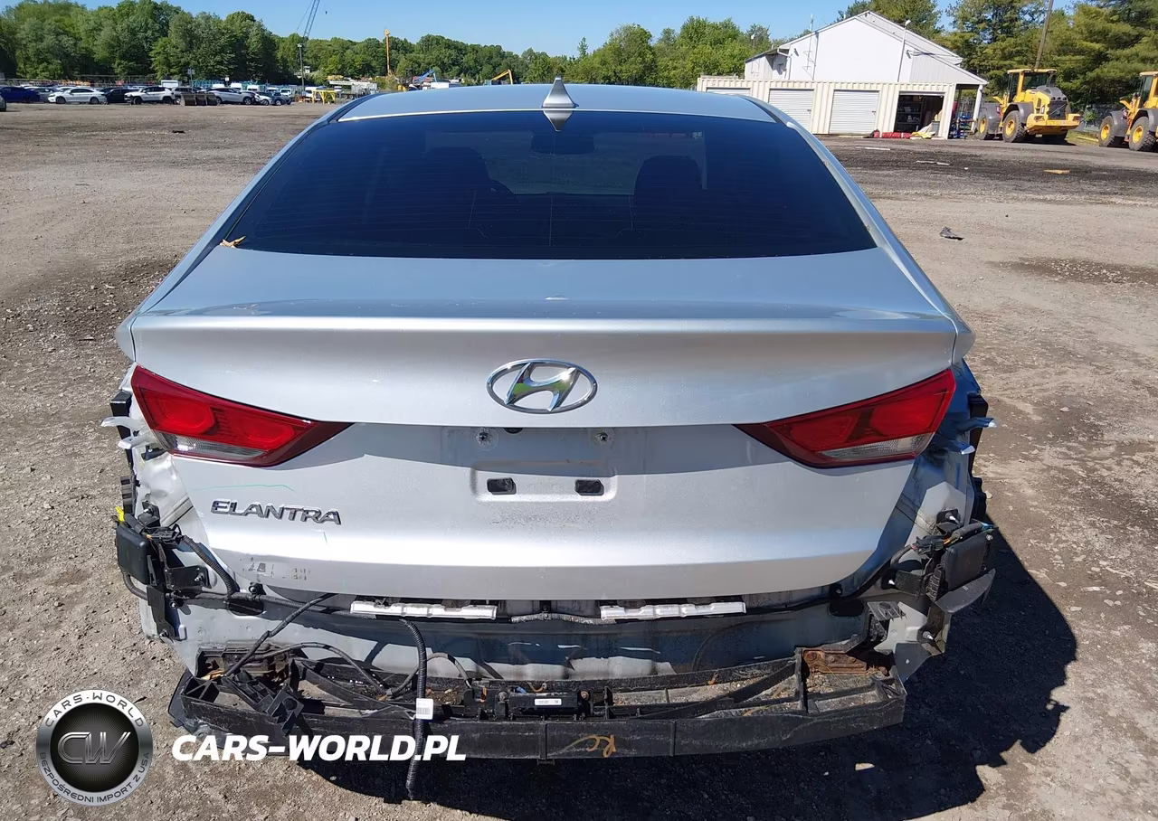 2018 Hyundai Elantra Value Edition VIN:5NPD84LF9JH376086 - 17