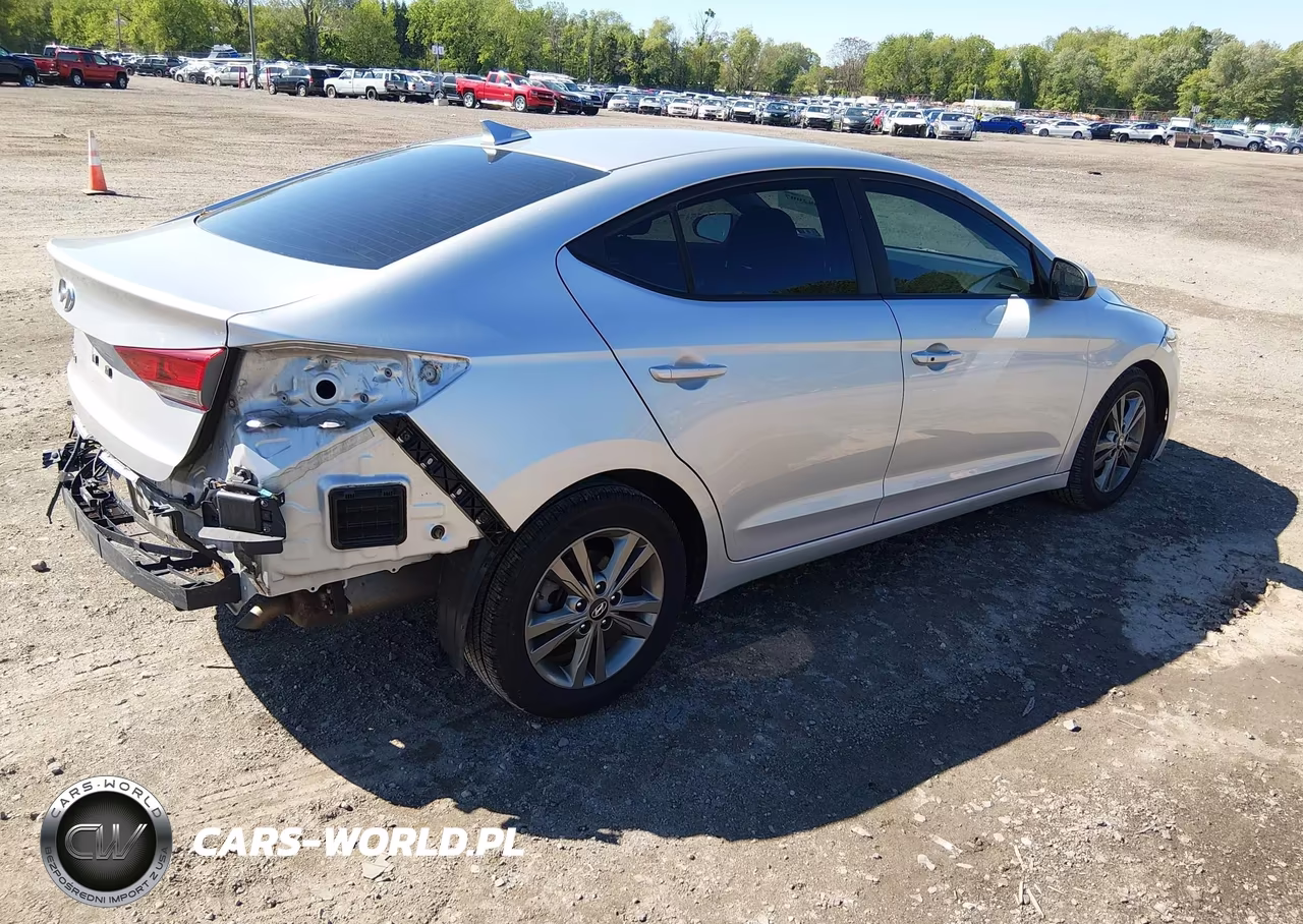 2018 Hyundai Elantra Value Edition VIN:5NPD84LF9JH376086 - 4