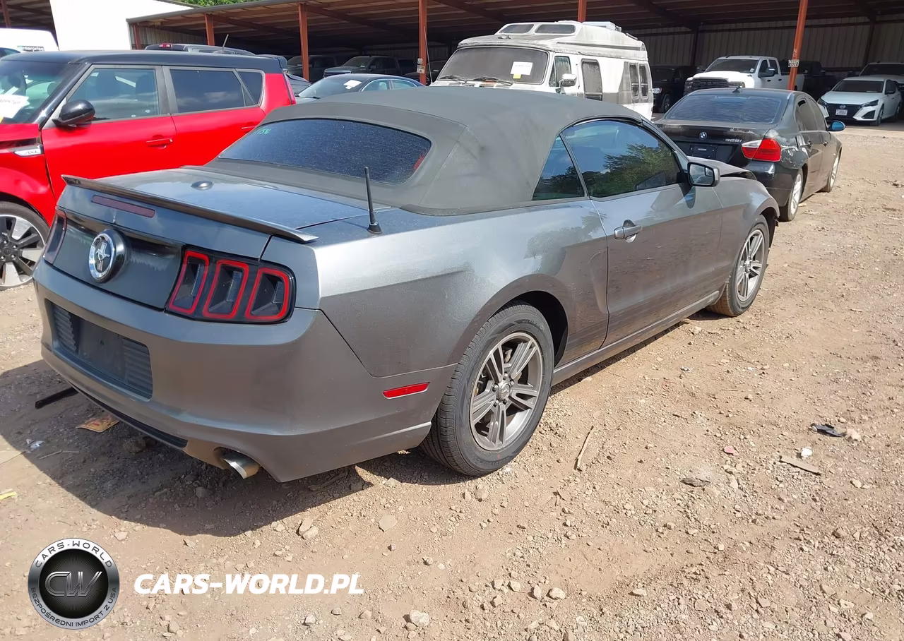 2013 Ford Mustang V6 Premium VIN:1ZVBP8EM5D5239578 - 4