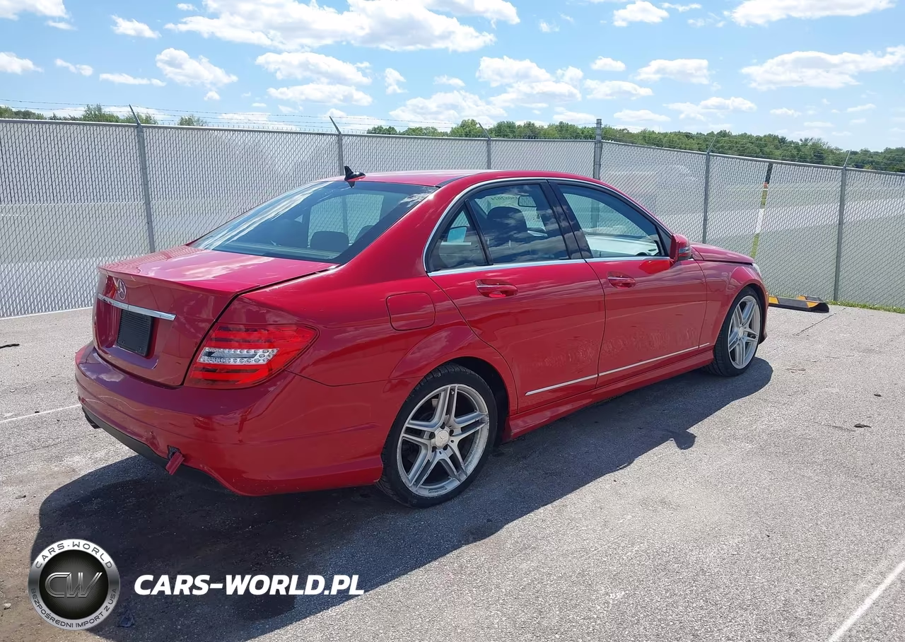 2013 Mercedes-Benz C 250 Sport VIN:WDDGF4HB2DR278724 - 4