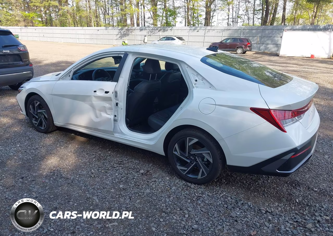 2026 Hyundai Elantra Hybrid Limited VIN:KMHLN4DJ1TU193034 - 3