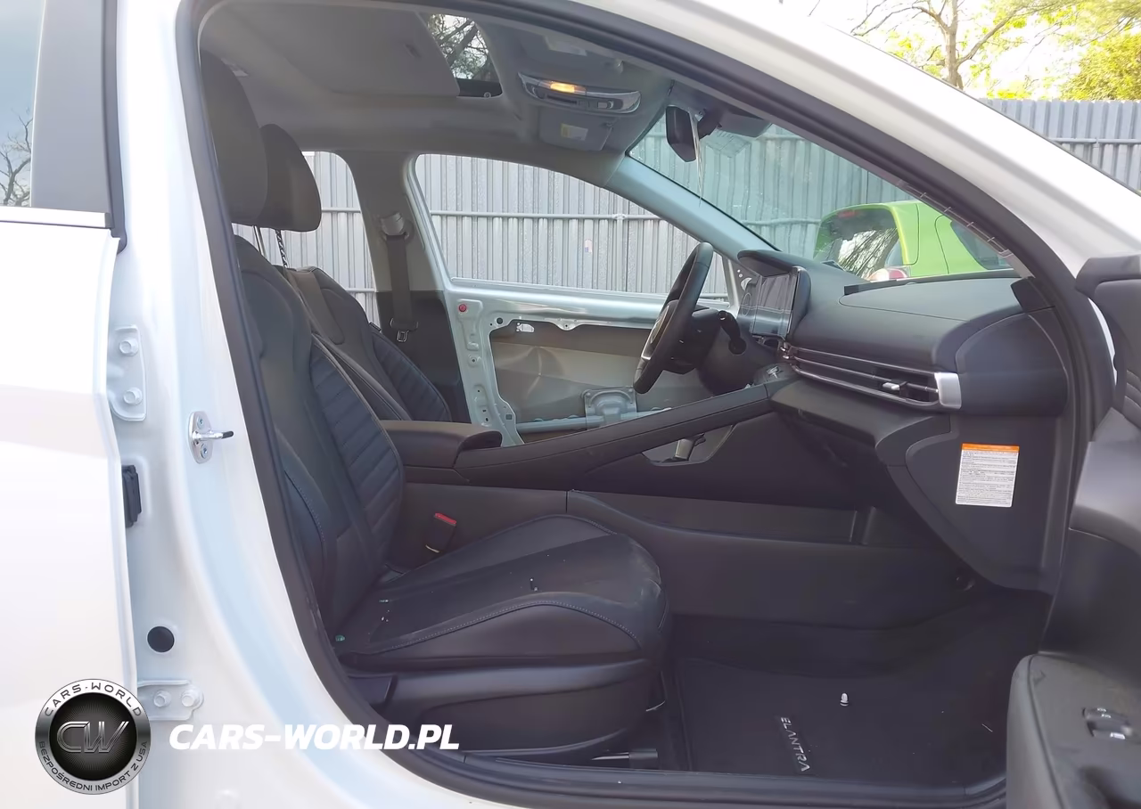 2026 Hyundai Elantra Hybrid Limited VIN:KMHLN4DJ1TU193034 - 5