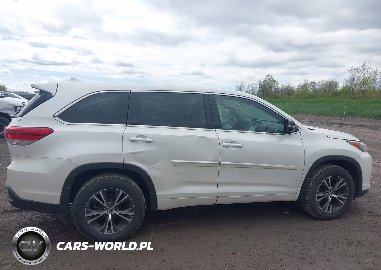 2017 Toyota Highlander Le Plus VIN:5TDBZRFH9HS433924 - 13