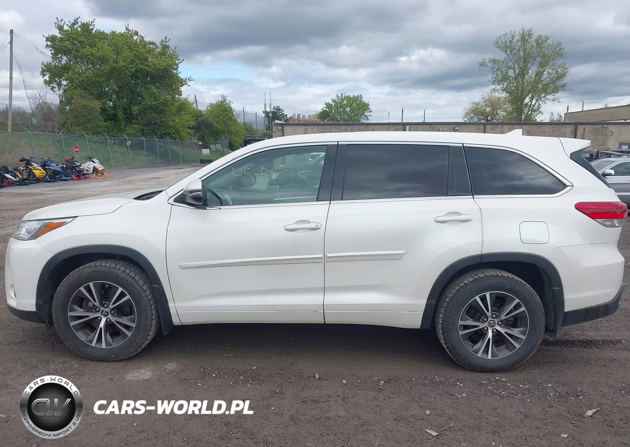 2017 Toyota Highlander Le Plus VIN:5TDBZRFH9HS433924 - 14