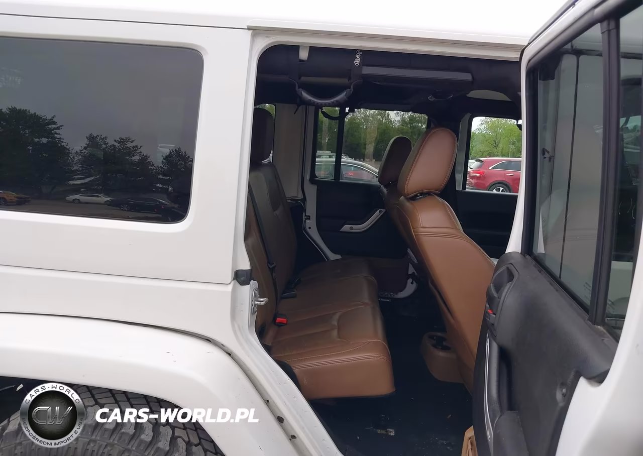 2017 Jeep Wrangler Unlimited Sahara 4X4 VIN:1C4BJWEG3HL664737 - 8