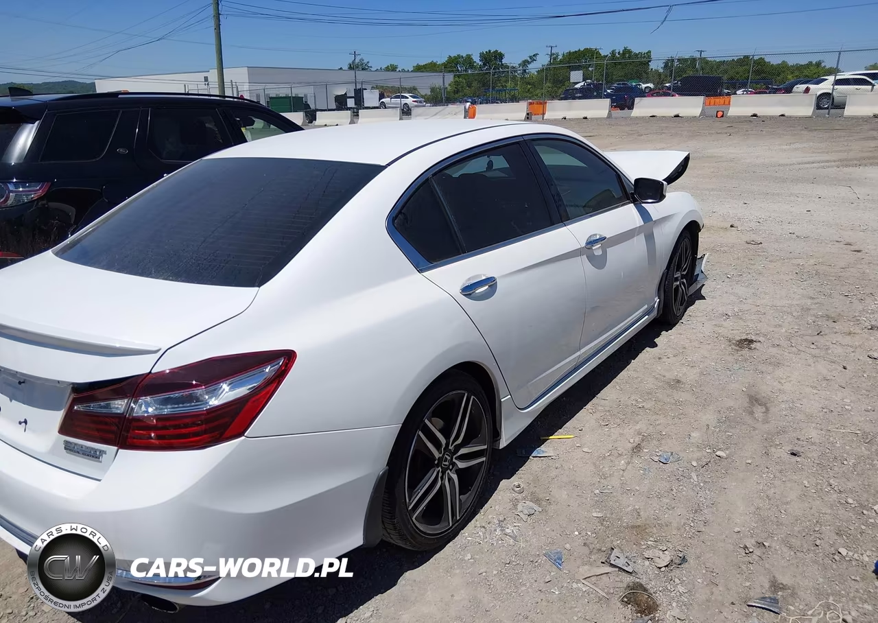 2017 Honda Accord Sport Se VIN:1HGCR2F10HA137171 - 4