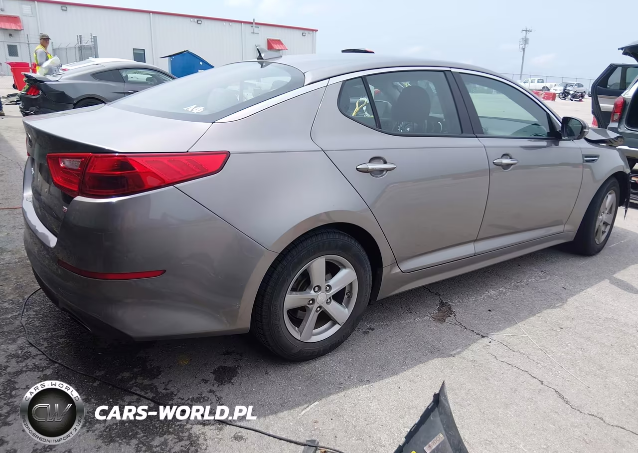 2015 Kia Optima Lx VIN:5XXGM4A79FG378606 - 4