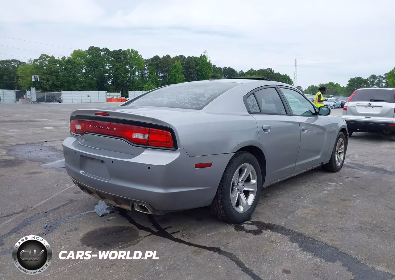 2011 Dodge Charger VIN:2B3CL3CG2BH521073 - 4