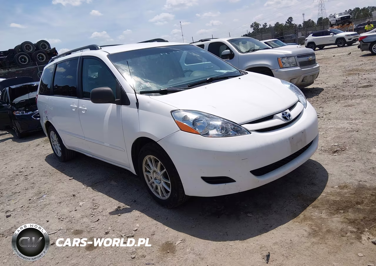 2009 Toyota Sienna Le – zdjęcie 1 z 16