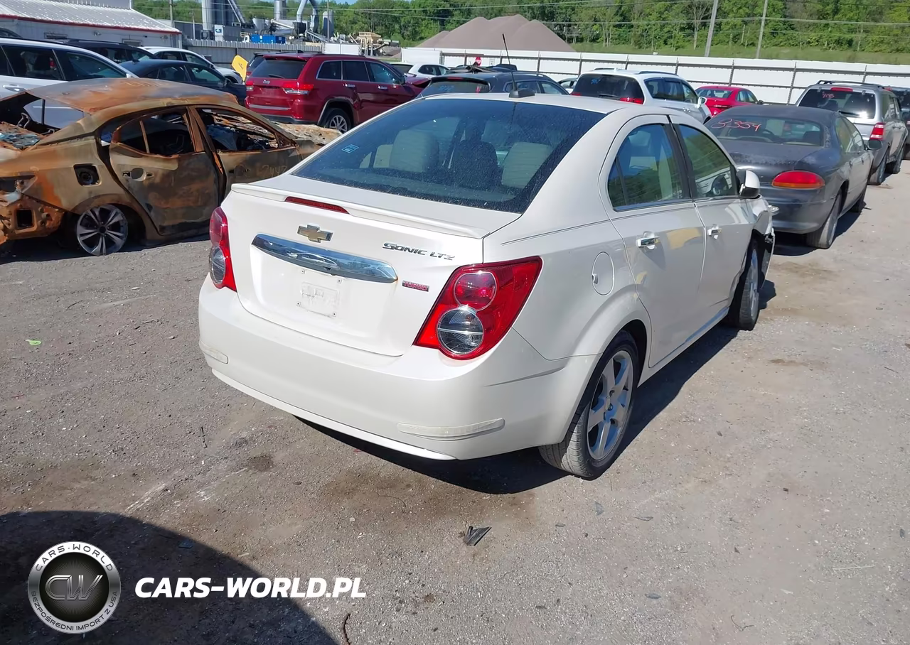 2015 Chevrolet Sonic Ltz Auto VIN:1G1JE5SB4F4120511 - 4