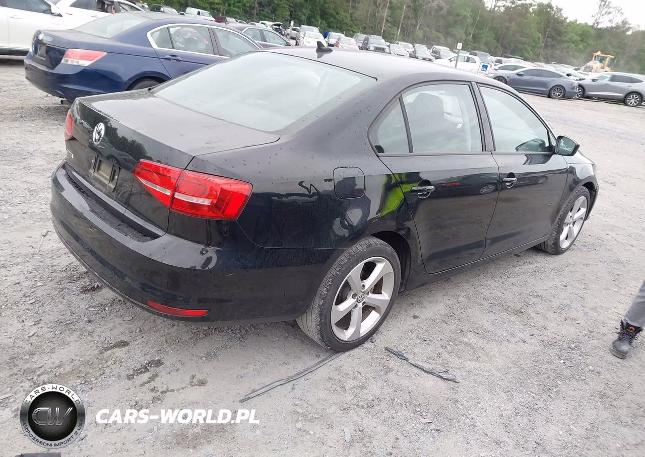 VOLKSWAGEN JETTA VIN:3VW2K7AJ3FM418672 - 4