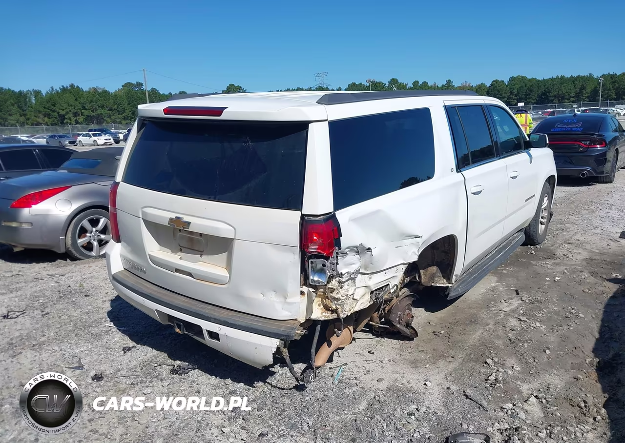 2017 Chevrolet Suburban Lt VIN:1GNSCHKC8HR190859 - 4
