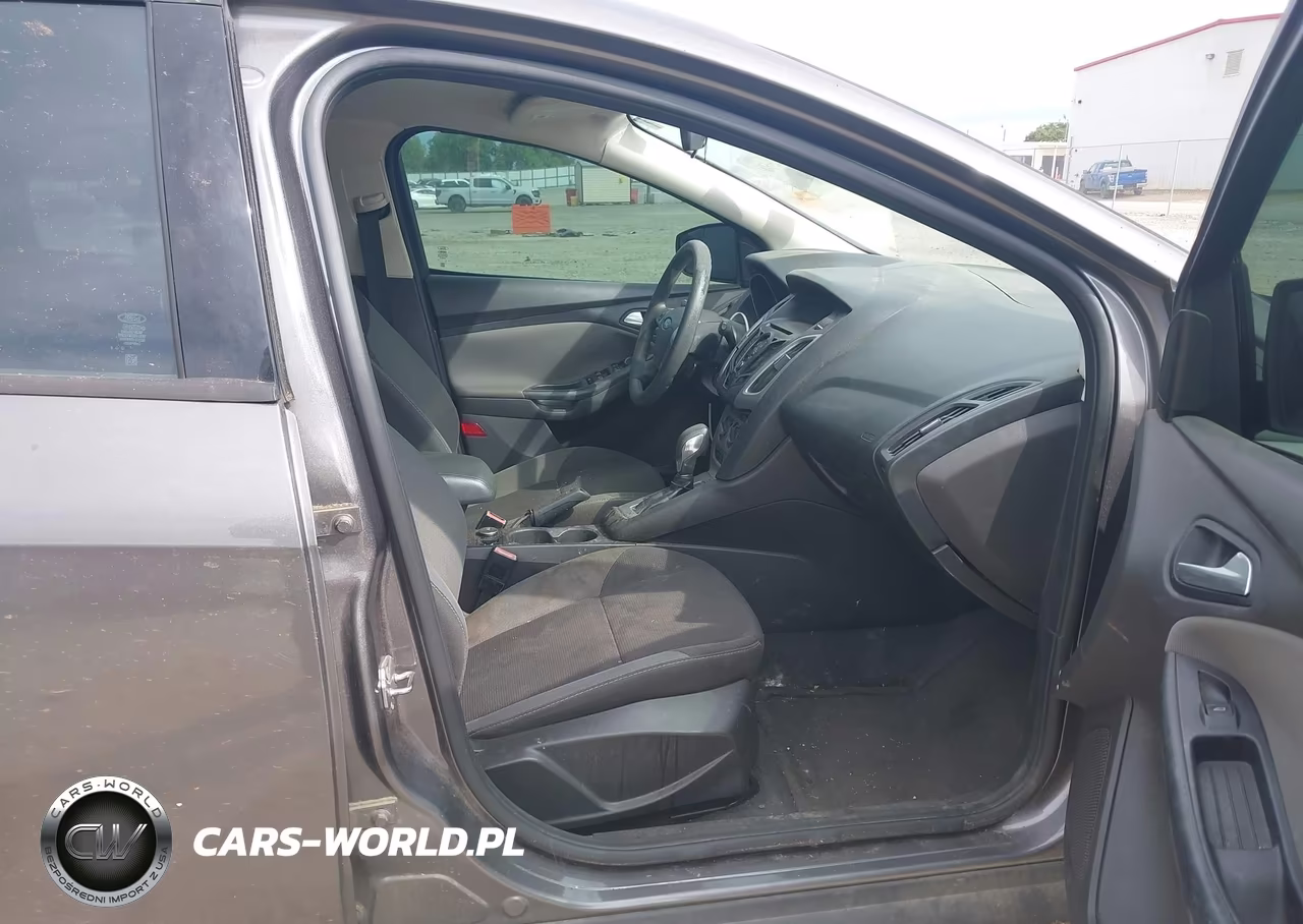 2012 Ford Focus Se VIN:1FAHP3K22CL232123 - 5