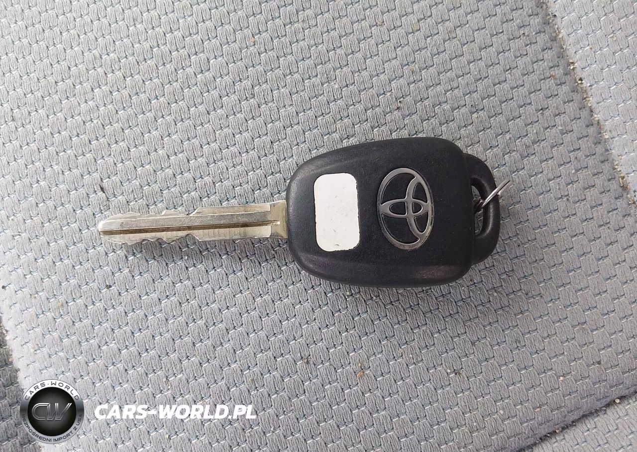 2012 Toyota Prius C One VIN:JTDKDTB33C1009294 - 11