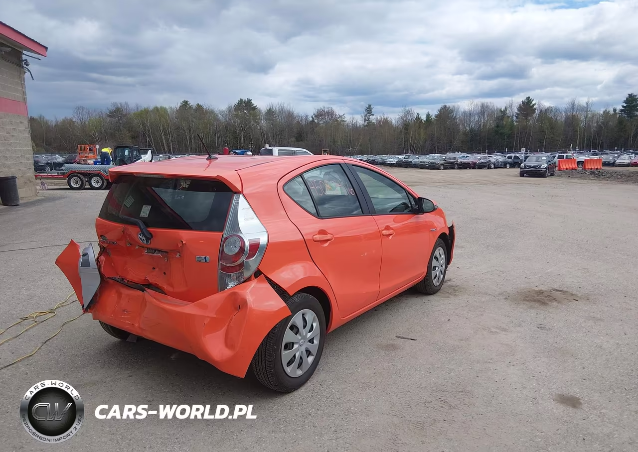 2012 Toyota Prius C One VIN:JTDKDTB33C1009294 - 4