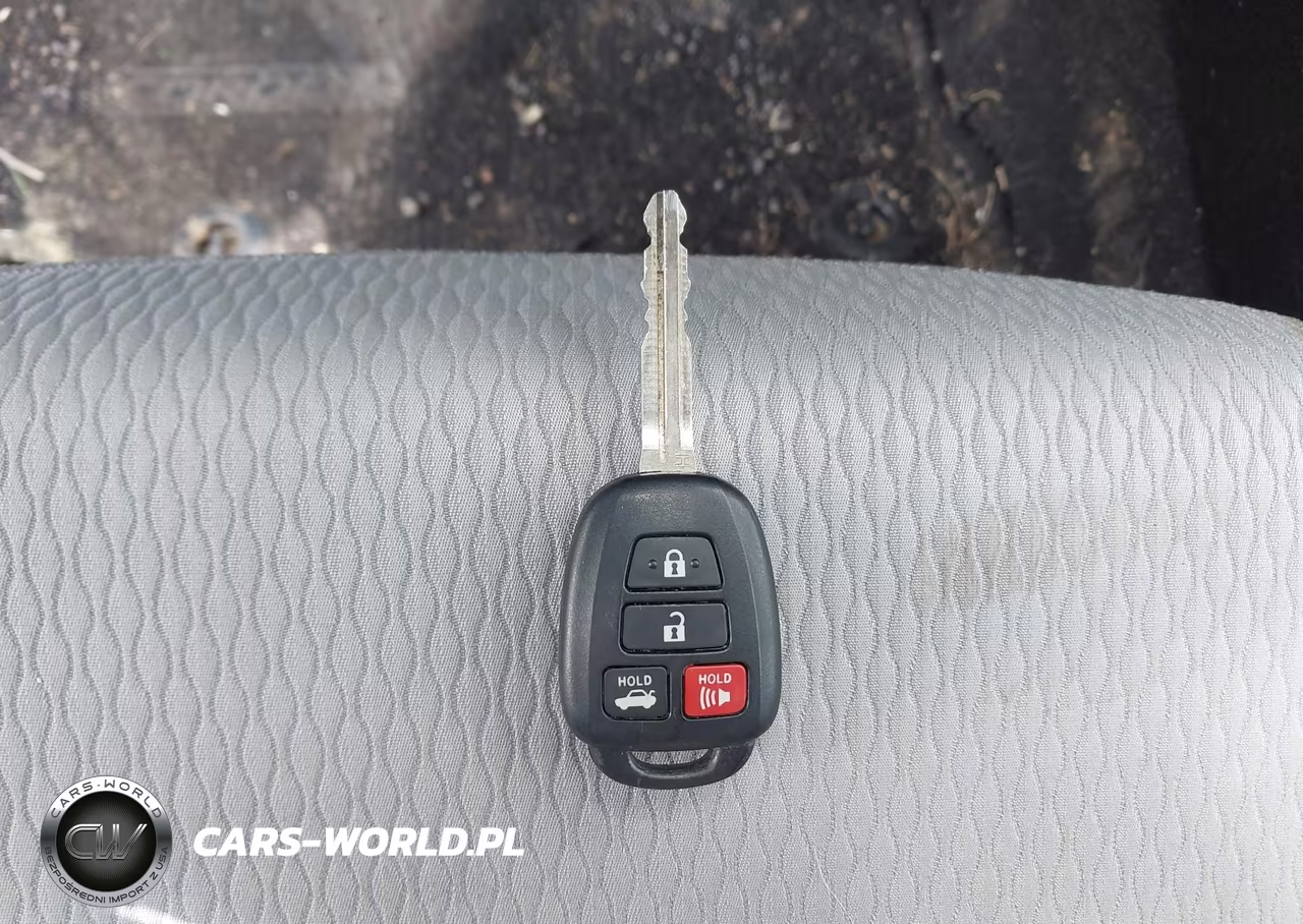 2017 Toyota Corolla Le VIN:5YFBURHE2HP578927 - 11